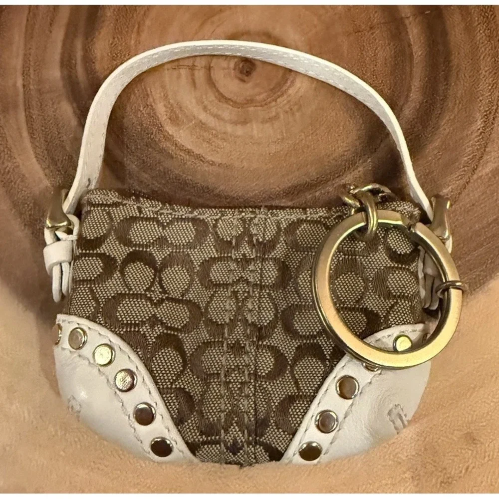 Y2K Coach‎ Mini Studded Signature Canvas White Leather Coin Purse Keychain Rare - Picture 3 of 7